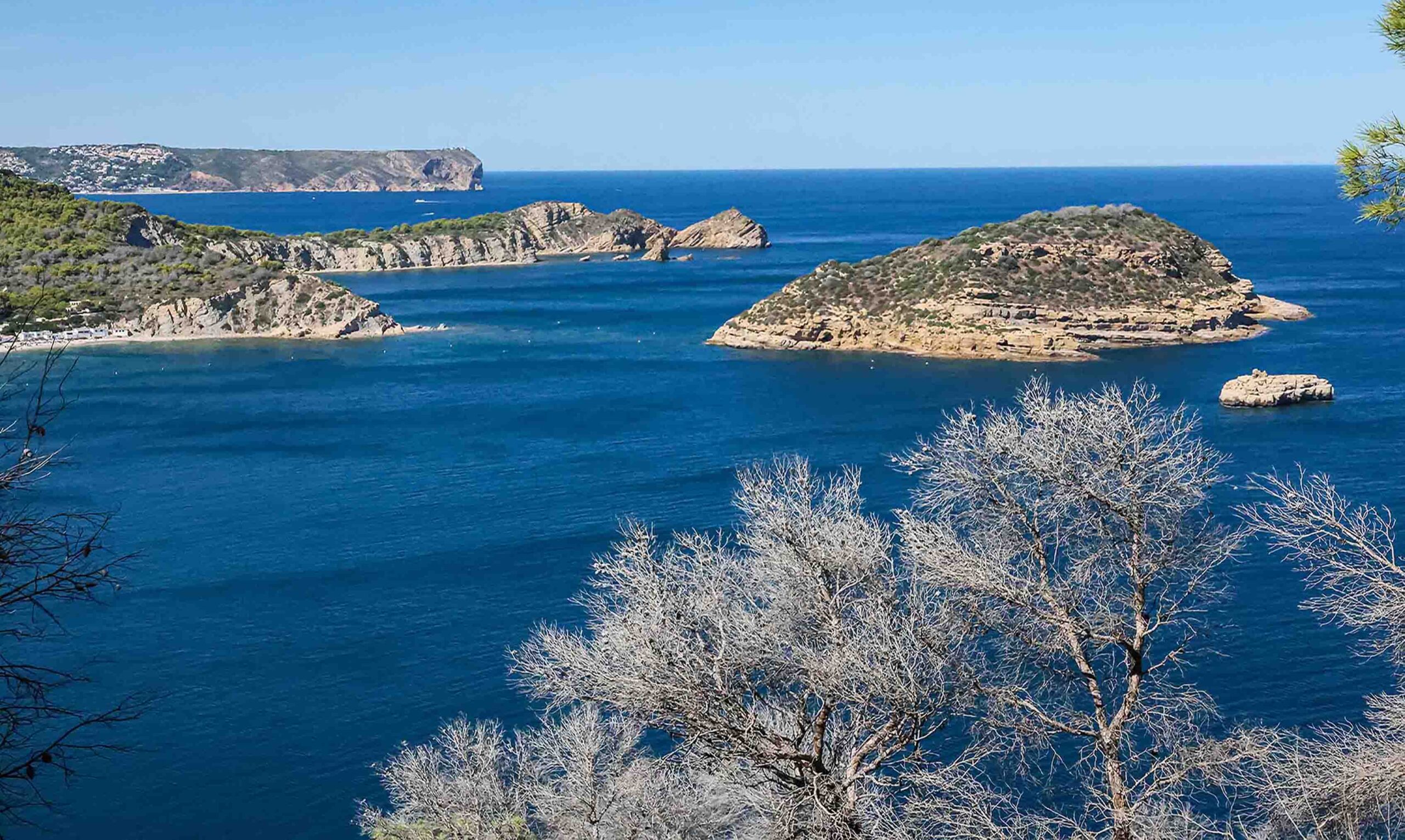 Cabo san antonio en la lejania